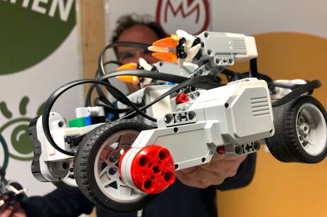 Vormittags ist der JuniorCampus der Technischen Hochschule (TH) Lübeck fest in der Hand von Schulklassen und Kitagruppen. Jedoch gab es in der Vergangenheit zahlreiche Anfragen, ob der JuniorCampus (JC) sein Angebot auch außerschulisch für junge Einzelper