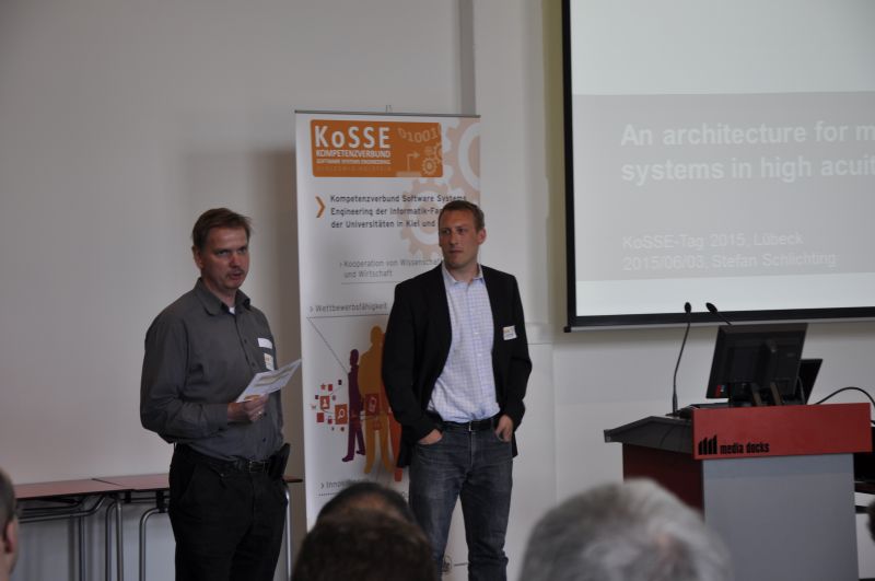 Prof. Dr. Wilhelm Hasselbring (CAU) und Dr. Stefan Schlichting (Drägerwerk)